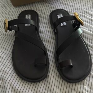 Steve Madden Black and Gold Sandals